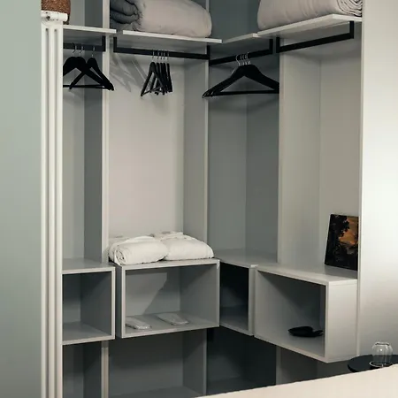 Guest house Pepe's Place - Manzoni 4*