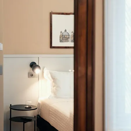 Pepe's Place - Manzoni 4*