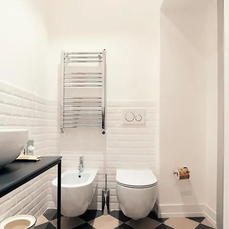 Pepe's Place - Manzoni 4*