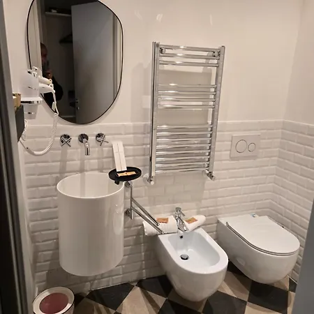 Pepe's Place - Manzoni 4*